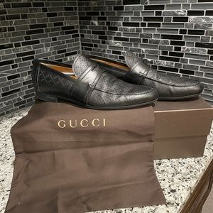 Men’s Gucci dress shoes